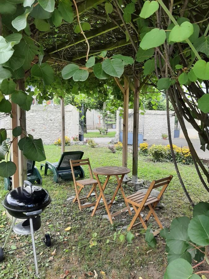 Bel appartement rénové dans maison bigourdane Pouzac Extérieur photo